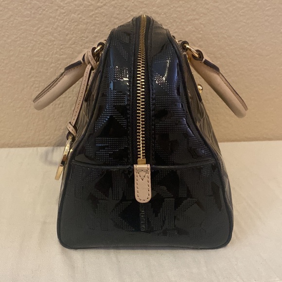 Michael Kors black patent shiny monogram bag - Picture 5 of 16
